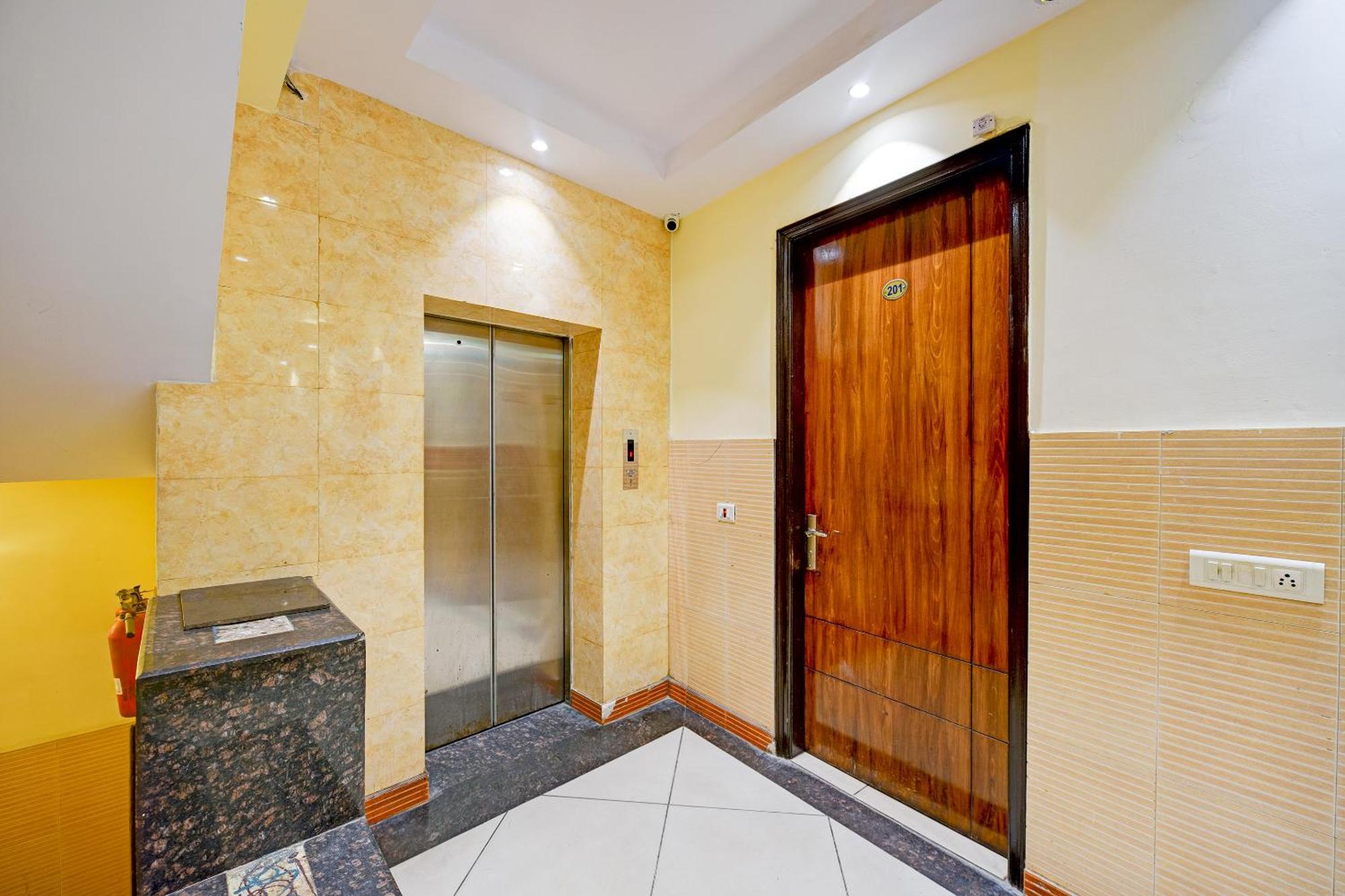 Hotel Le Grand - Walk-In From Rk Ashram Metro Station Nueva Delhi Exterior foto