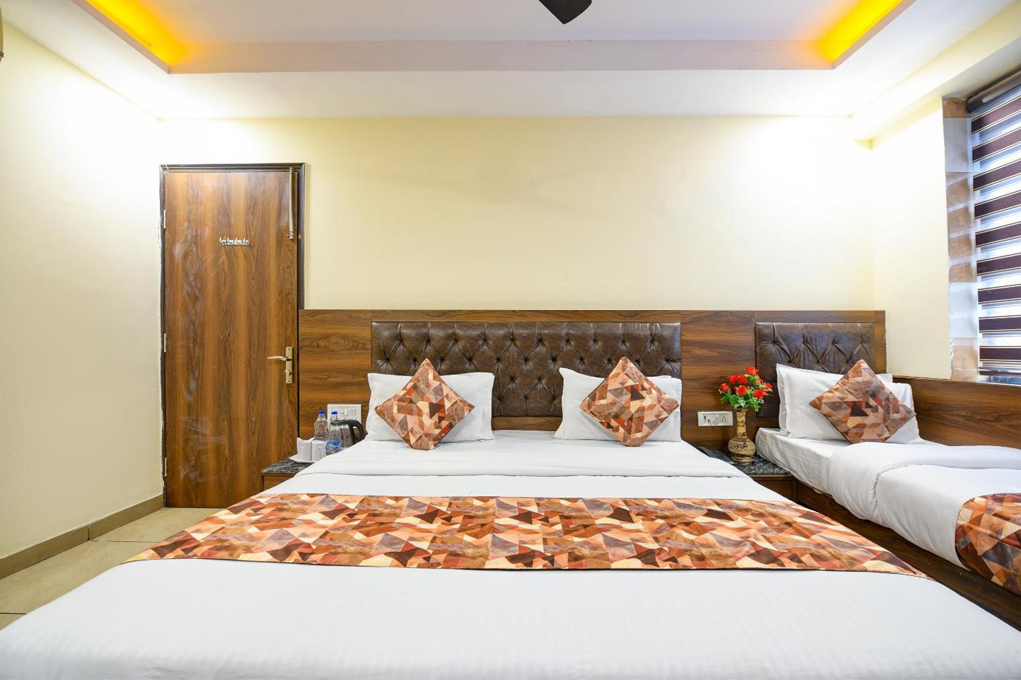 Hotel Le Grand - Walk-In From Rk Ashram Metro Station Nueva Delhi Exterior foto