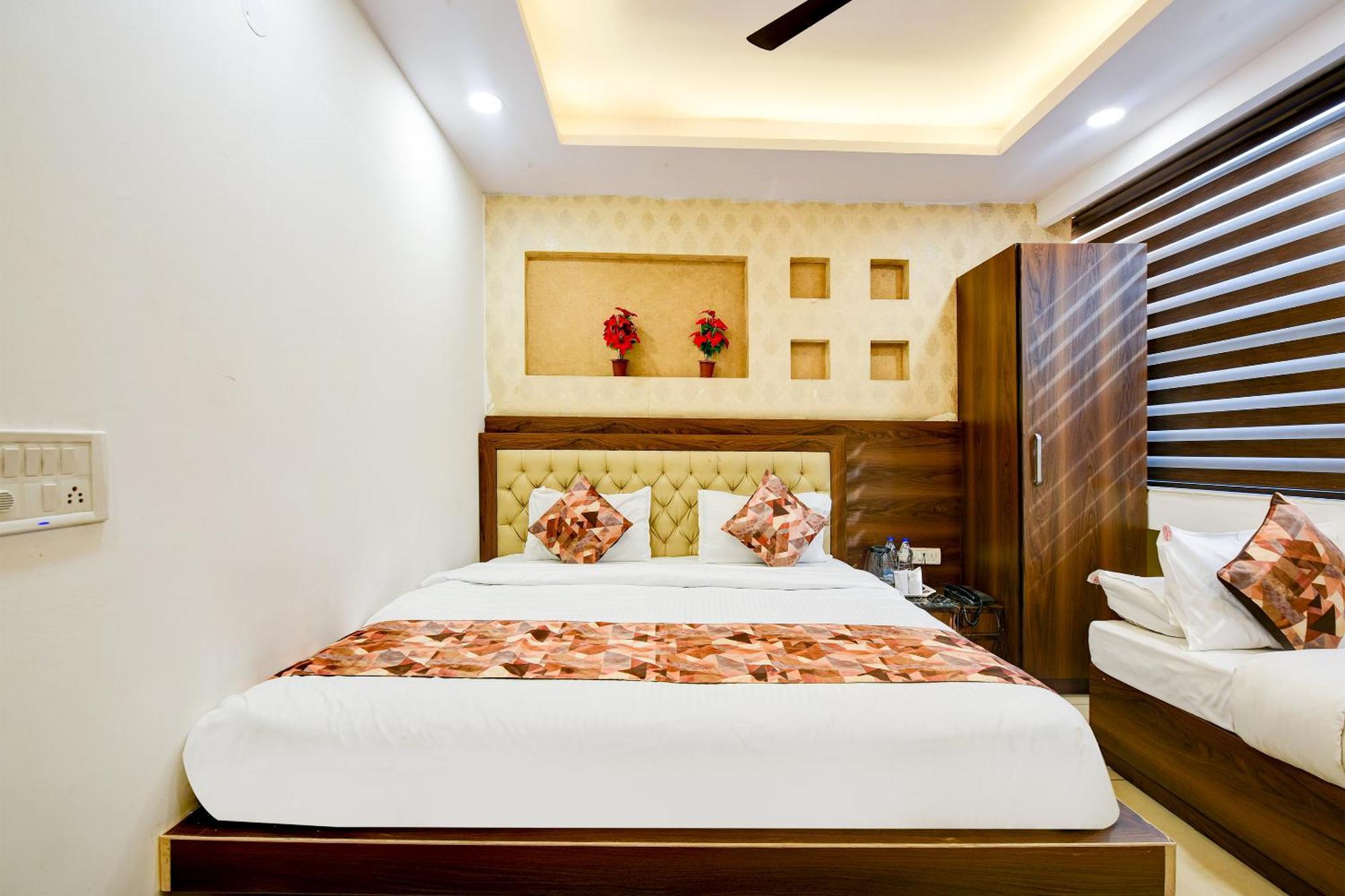 Hotel Le Grand - Walk-In From Rk Ashram Metro Station Nueva Delhi Exterior foto
