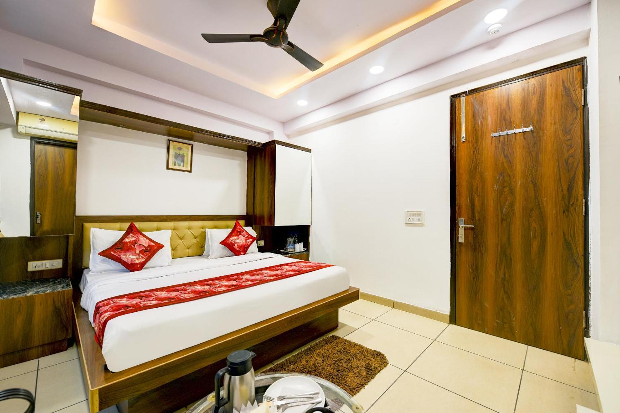 Hotel Le Grand - Walk-In From Rk Ashram Metro Station Nueva Delhi Exterior foto