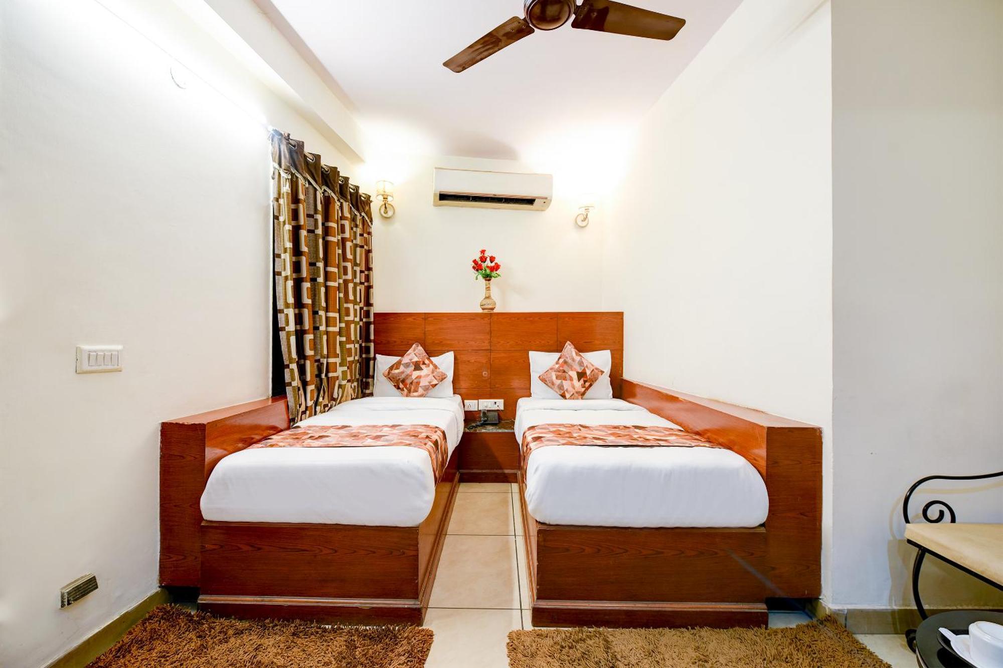 Hotel Le Grand - Walk-In From Rk Ashram Metro Station Nueva Delhi Exterior foto
