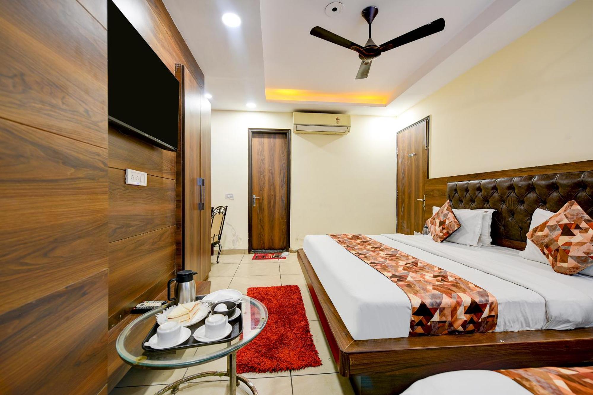 Hotel Le Grand - Walk-In From Rk Ashram Metro Station Nueva Delhi Exterior foto